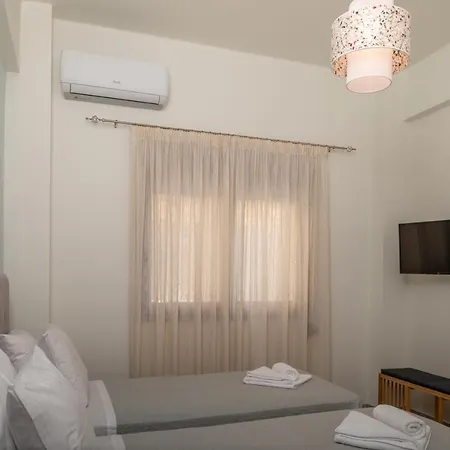 Monte Smith Luxury Garden With Parking Apartment Rhodes City