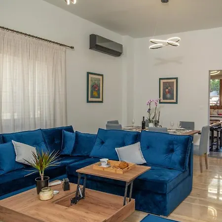 Monte Smith Luxury Garden With Parking Apartament *