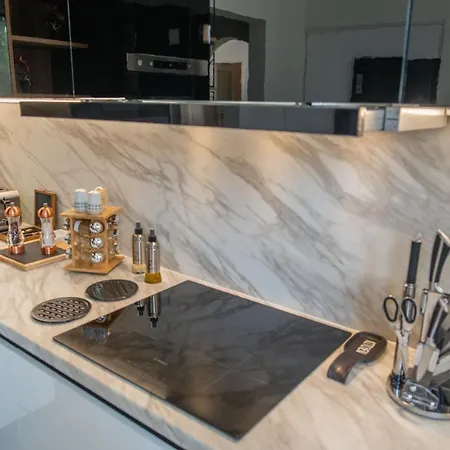 Monte Smith Luxury Garden With Parking Apartament *