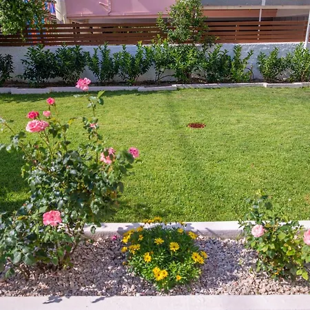 Monte Smith Luxury Garden With Parking *