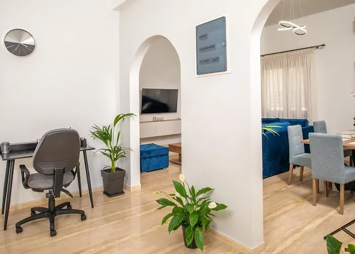 Monte Smith Luxury Garden With Parking Rhodes City