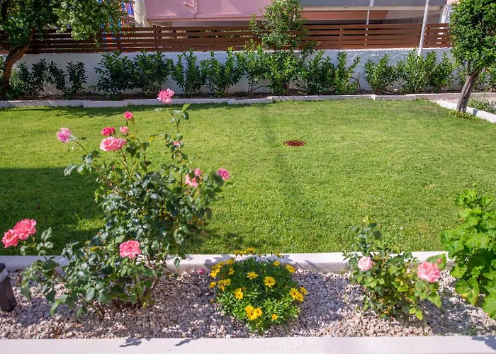 Monte Smith Luxury Garden With Parking *