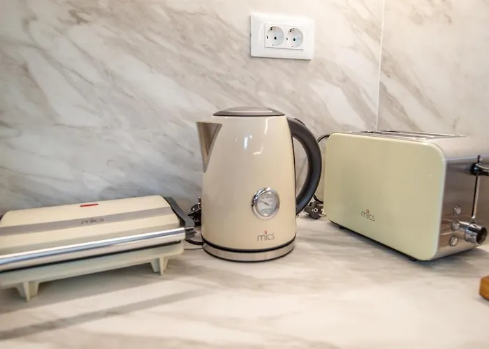 Monte Smith Luxury Garden With Parking Daire