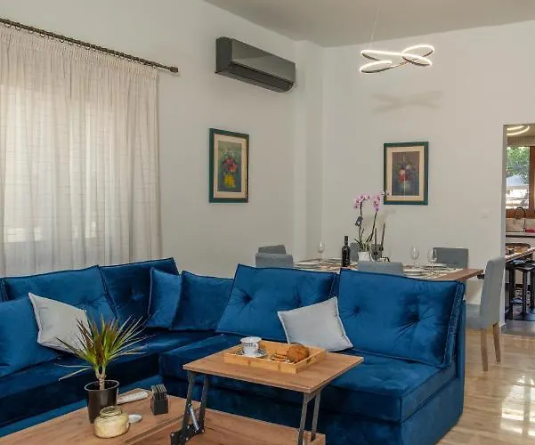 Monte Smith Luxury Garden With Parking Daire *