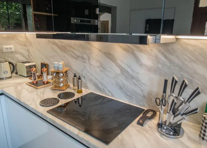 Monte Smith Luxury Garden With Parking Daire *