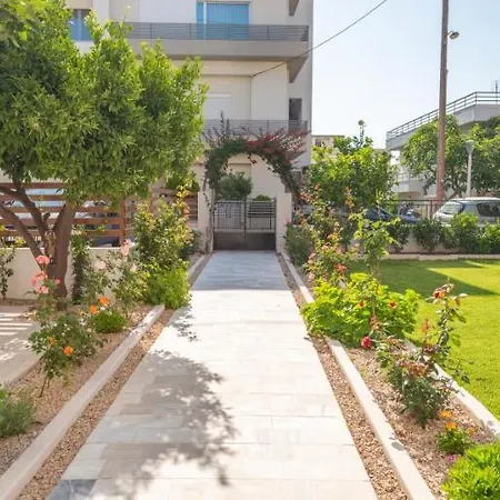 Monte Smith Luxury Garden With Parking Apartament